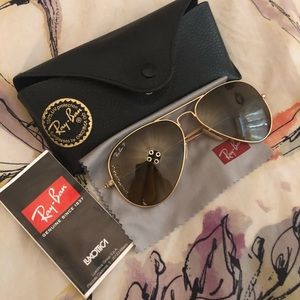 🟨 Ray-Ban Gold Aviators 🟨